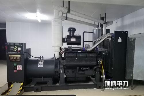 頂博電力引進技術(shù)，生產(chǎn)制造新型智能環(huán)保柴油發(fā)電機設(shè)備