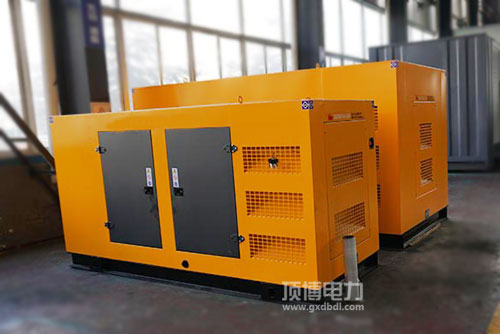 集裝箱式柴油發(fā)電機(jī)組的優(yōu)點(diǎn)有哪些？戶外機(jī)組一定要選擇靜音箱