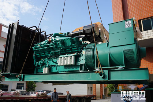柴油發(fā)電機汽缸蓋為什么容易爆缸，大概有4個原因